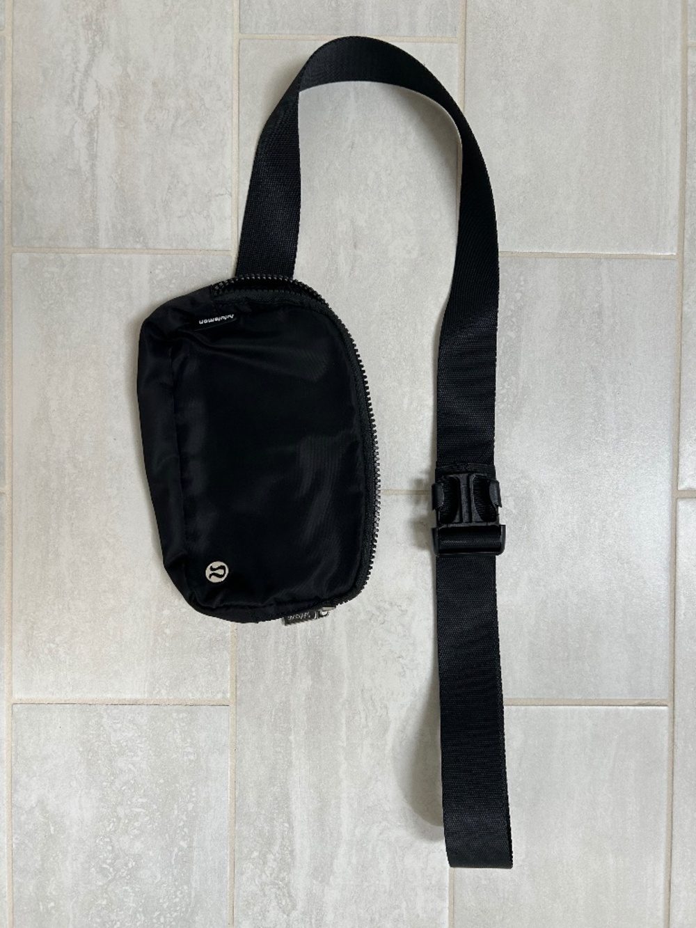 Black Lululemon belt bag